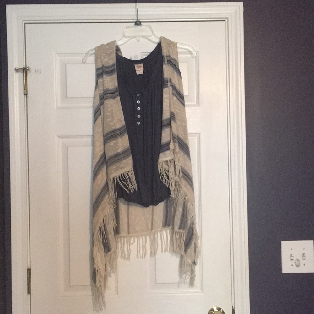 Boho sleeveless cardigan w/ navy blue shirt